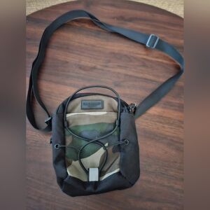Duchamp Mini Fight Sling Bag